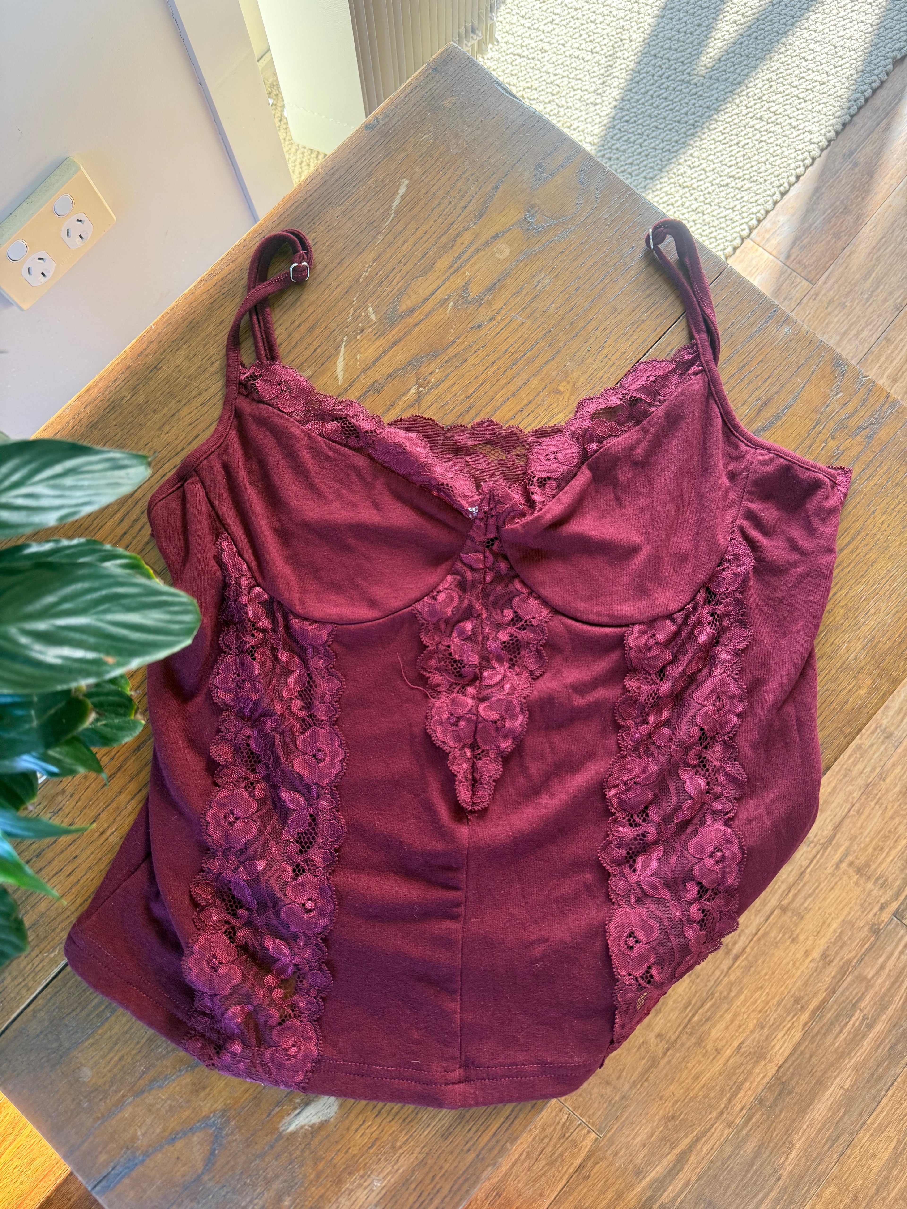 Princess Polly Top / Size 14