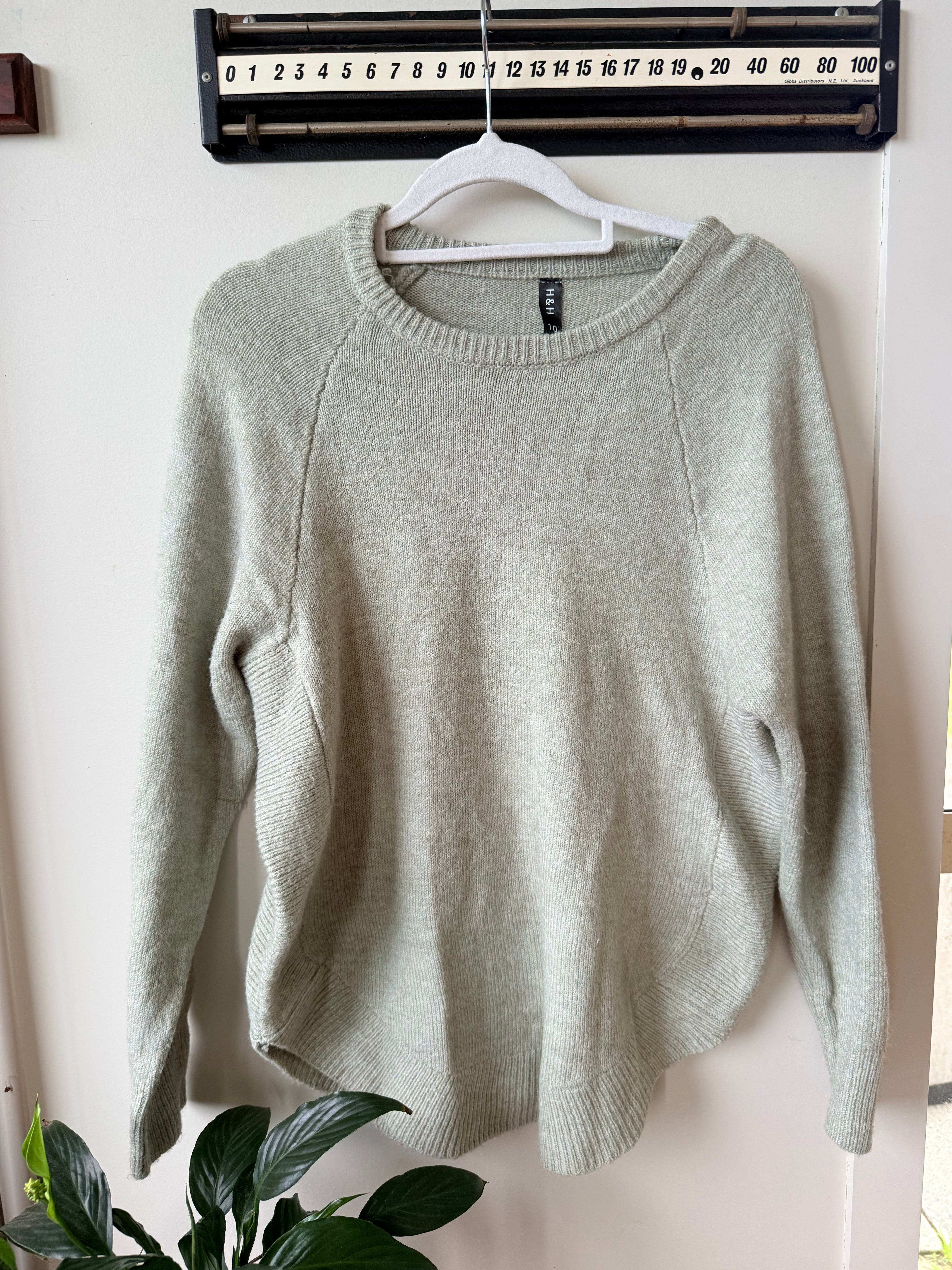 Sage Knit / Size 10