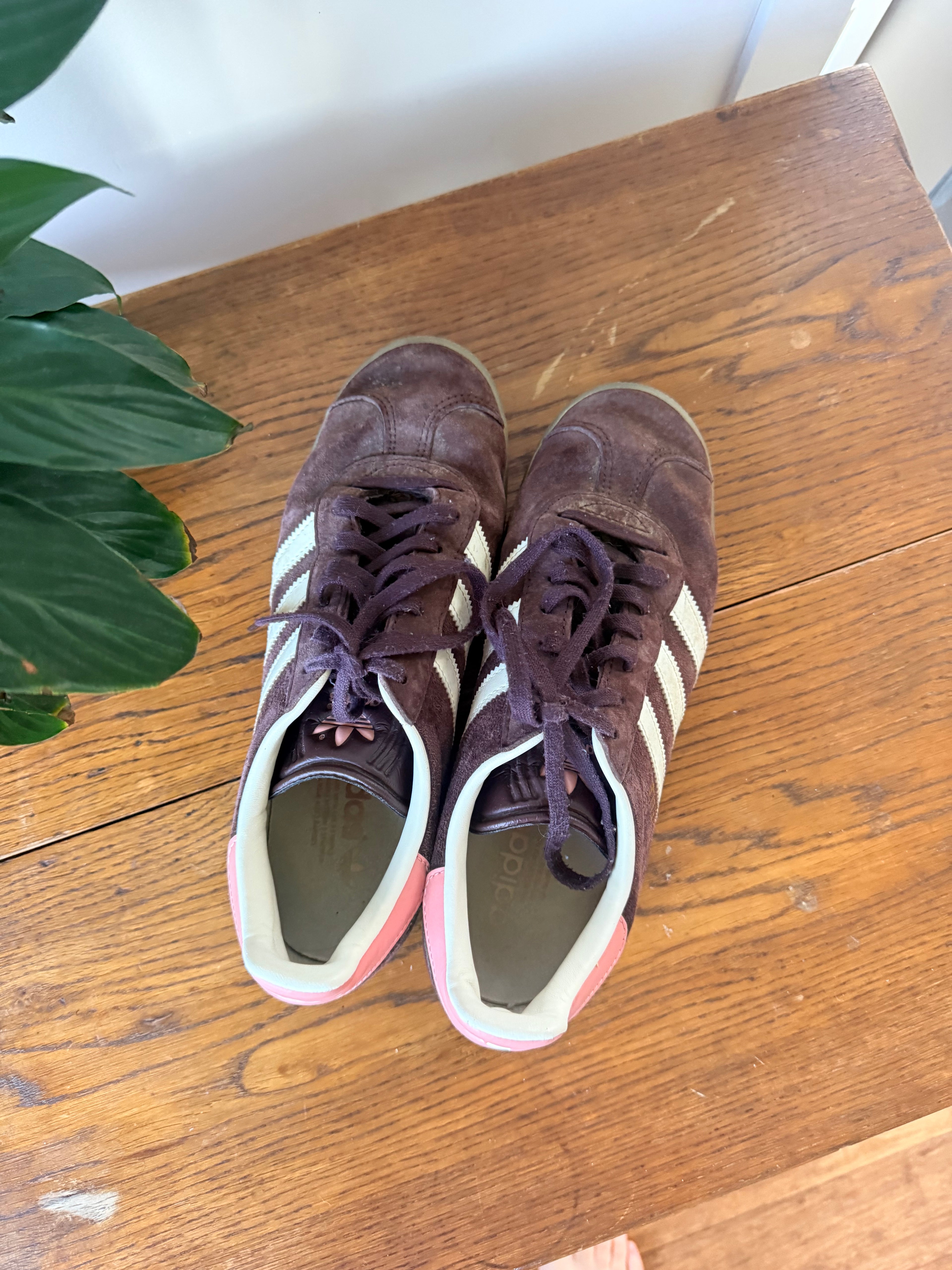 Adidas Gazelles / Size US 8