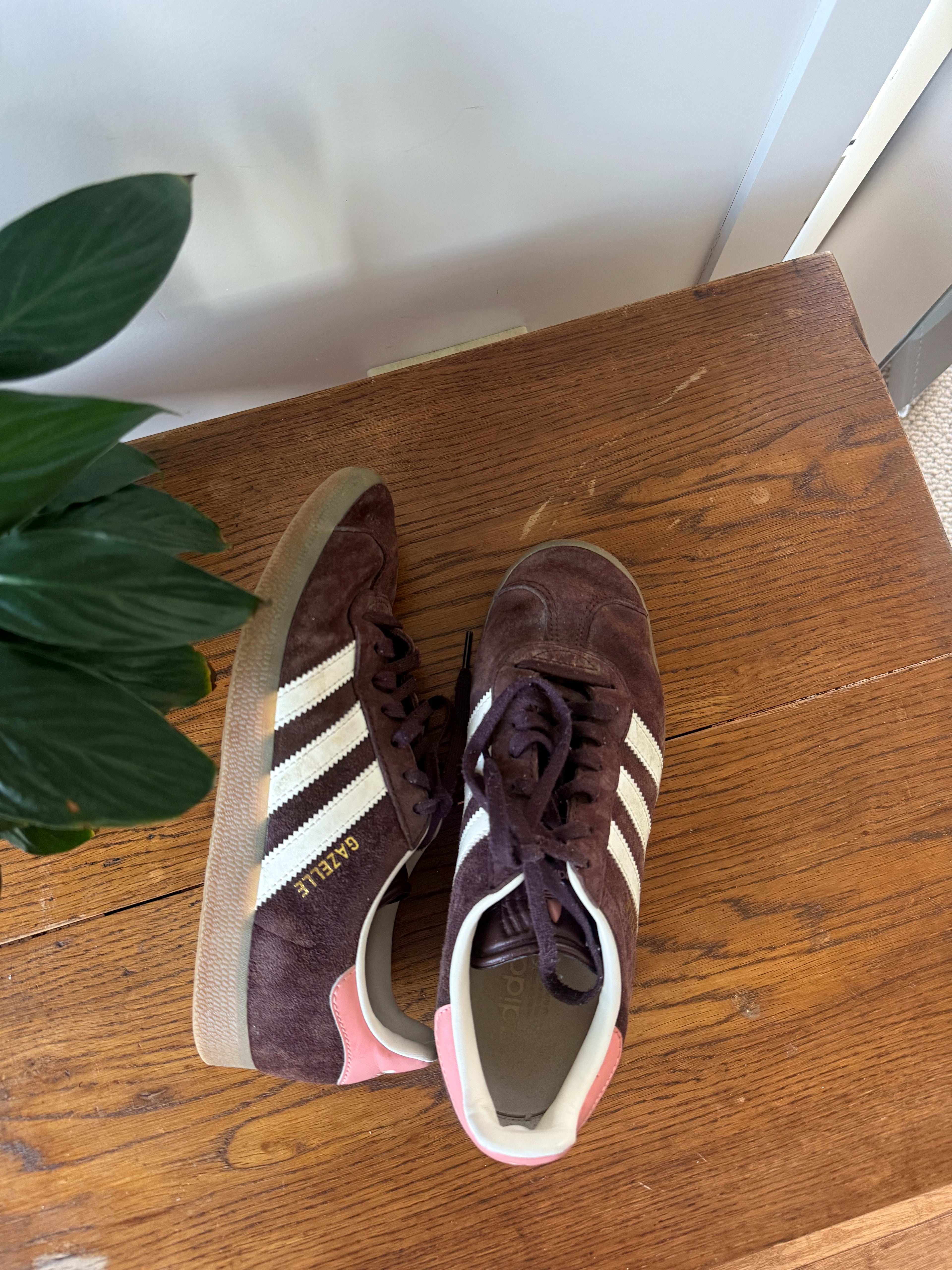 Adidas Gazelles / Size US 8
