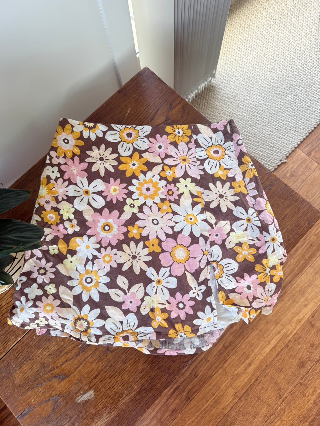 Floral Skirt / Size 6