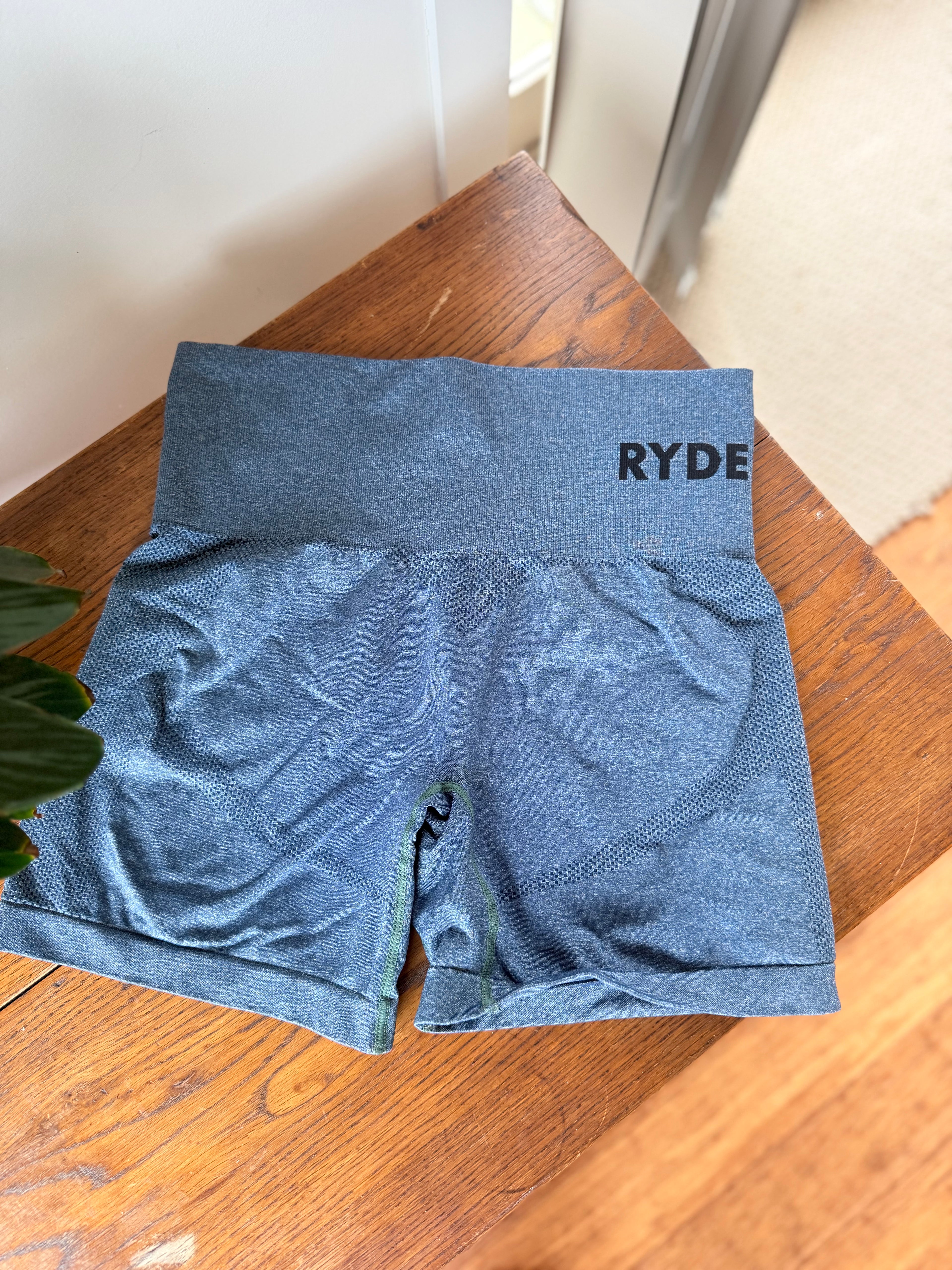 Ryderwear Shorts / Size M