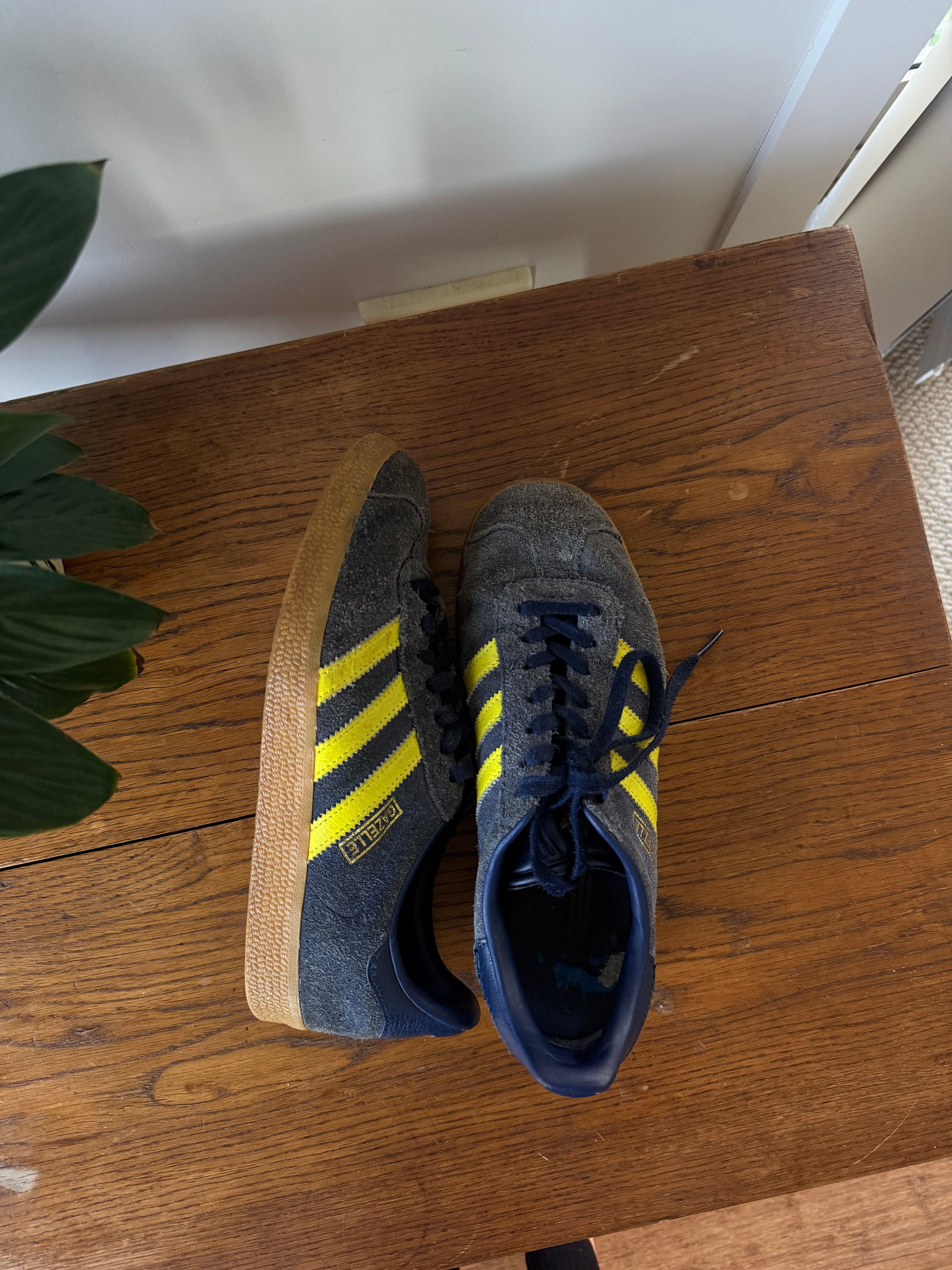 Adidas Gazelles / Size US 6/1.2