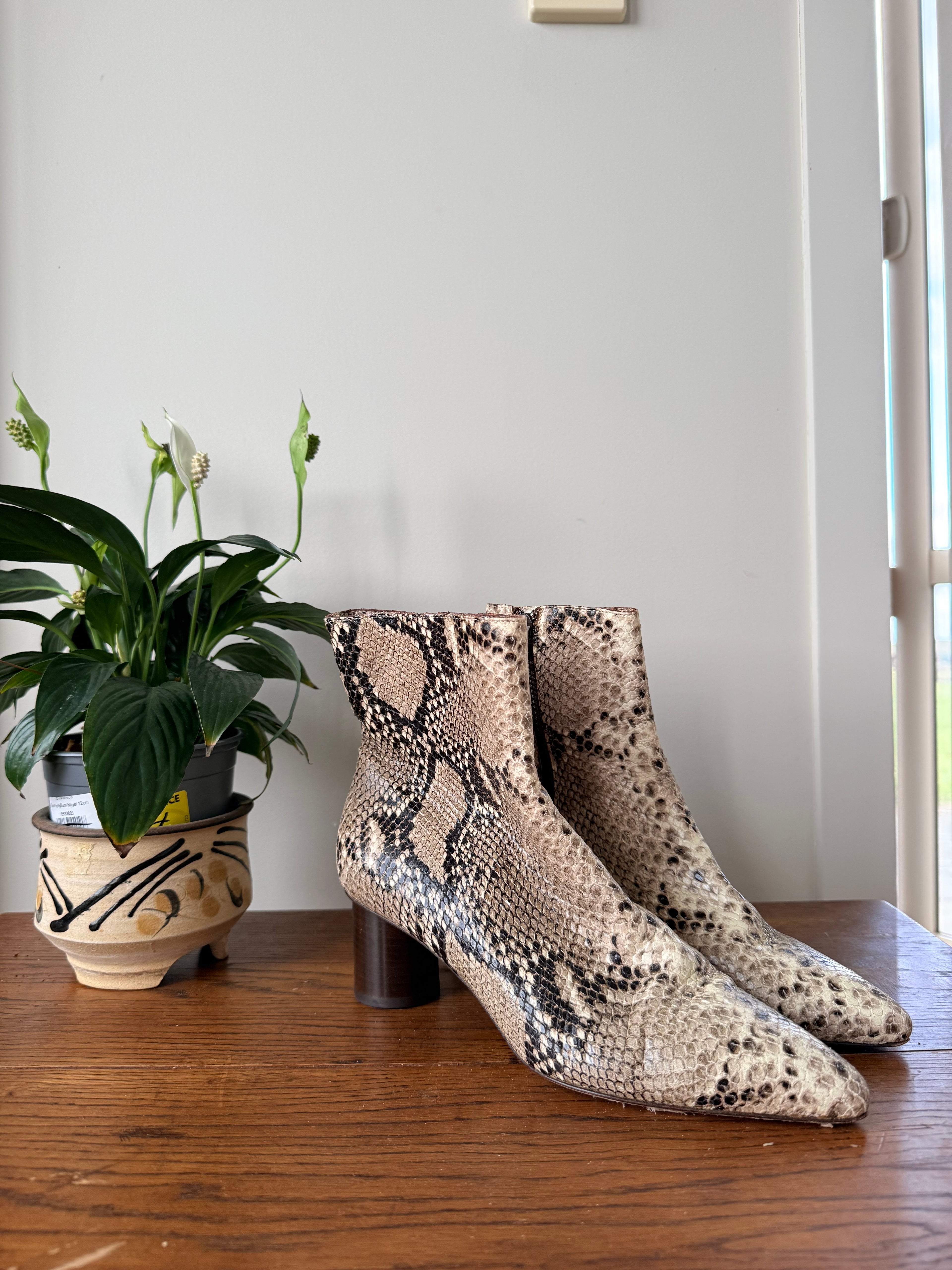 Rebe Boots / Size 40