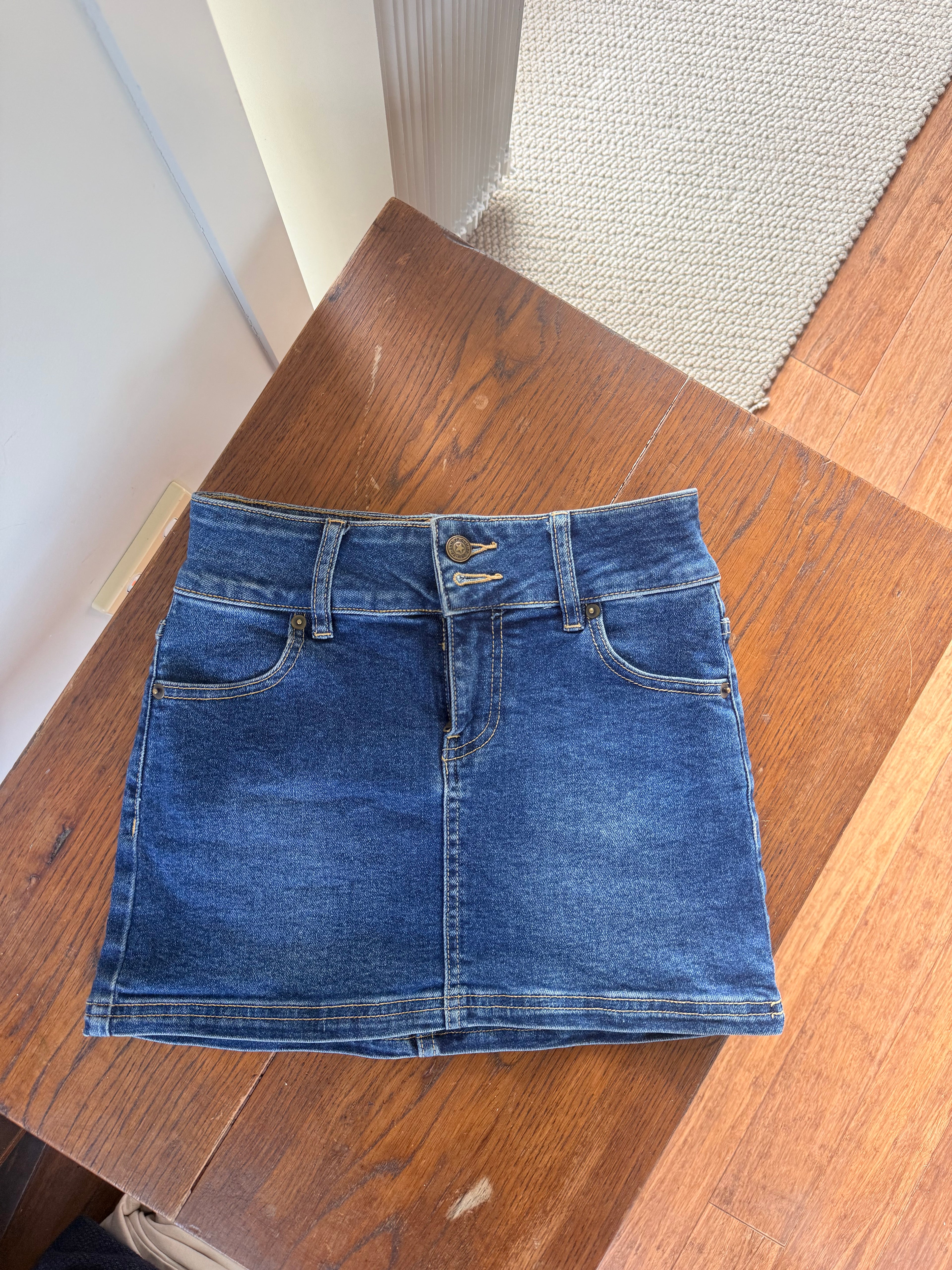 Princess Polly Skirt / Size 6