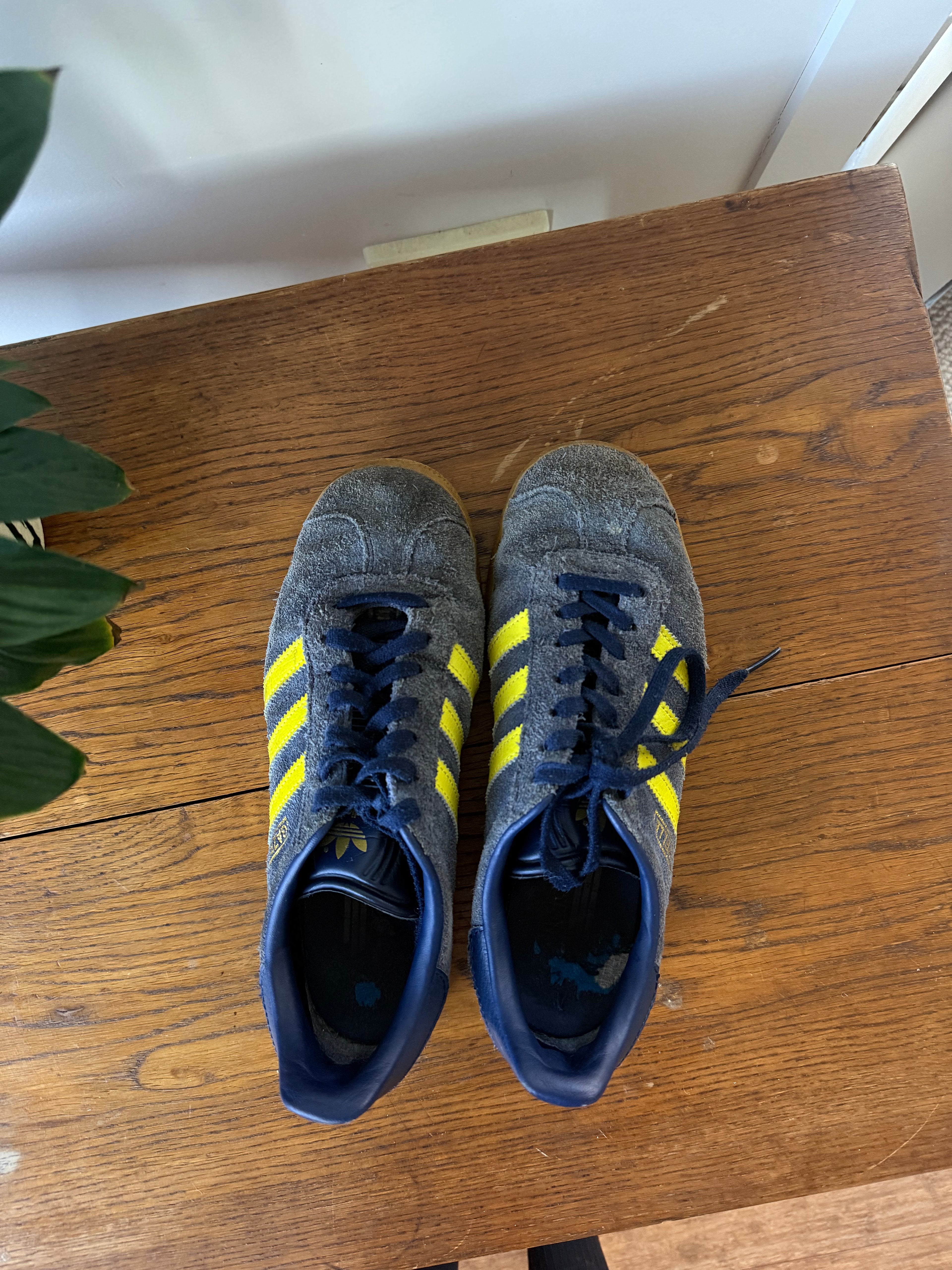 Adidas Gazelles / Size US 6/1.2